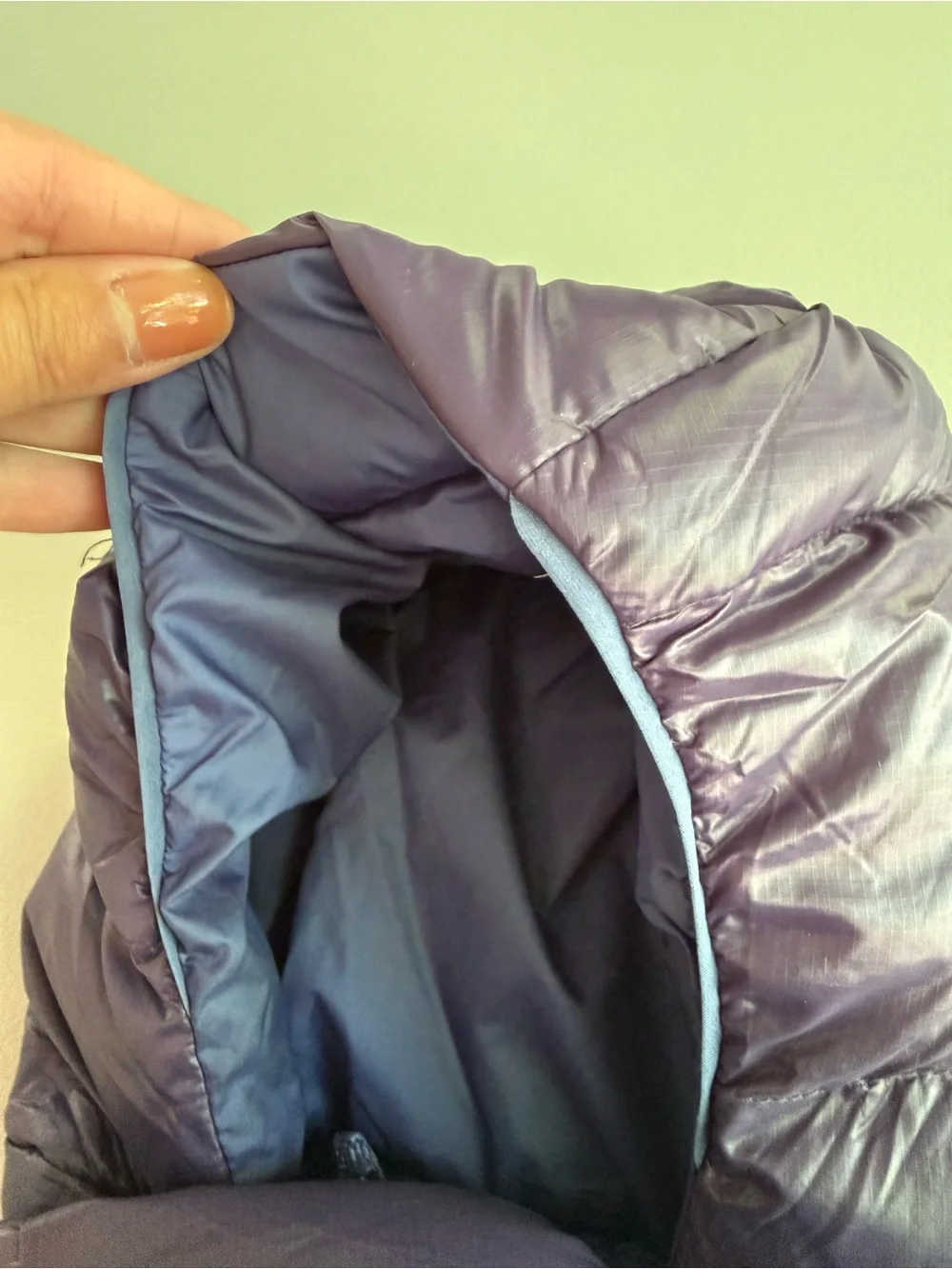 Patagonia Baby Hi-Loft Down Sweater Hoody Jacket Plummet Purple 4T or 5T New Tag